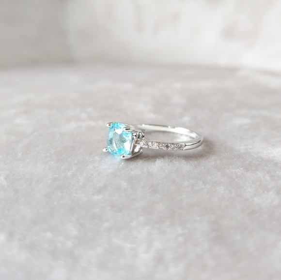💎NEW💎 DAINTY AQUAMARINE RING - Picture 9 of 11